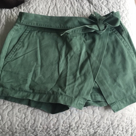Vineyard vines skirt green - Picture 1 of 4